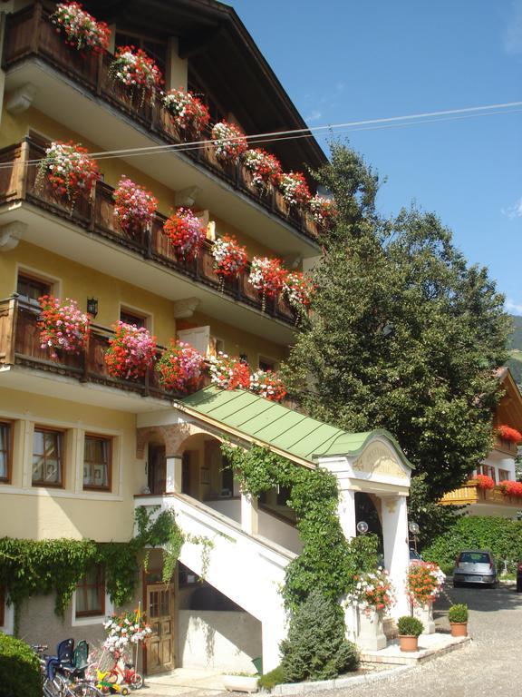 Piccolohotel Tempele Garni San Candido Exterior photo