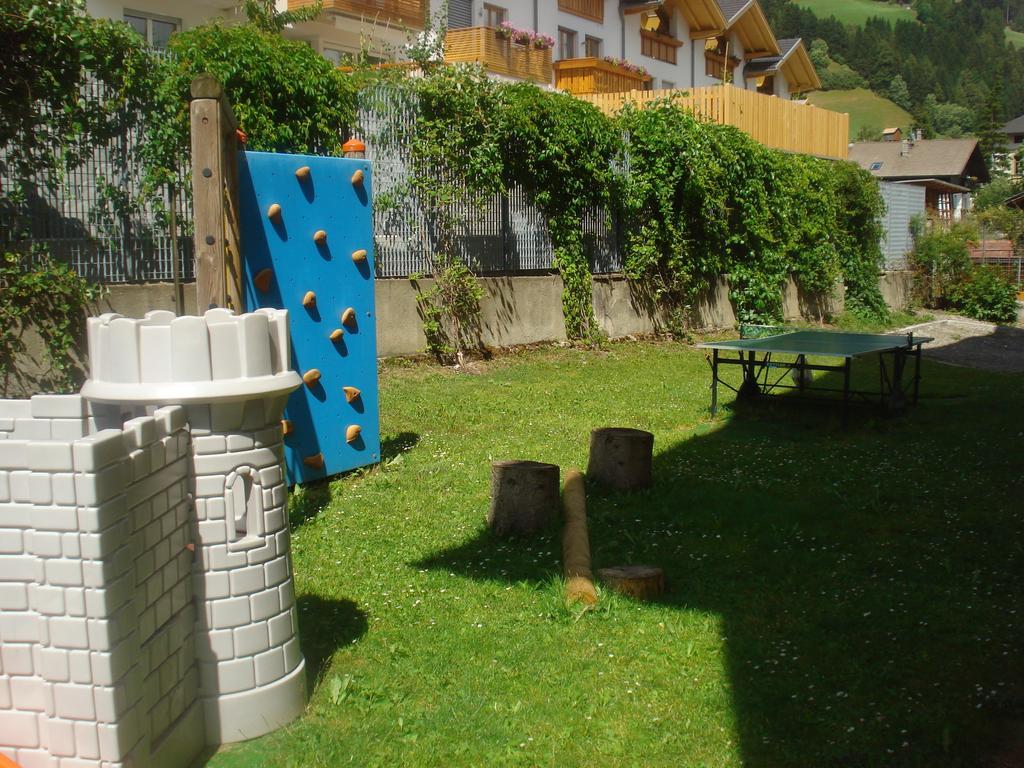 Piccolohotel Tempele Garni San Candido Exterior photo