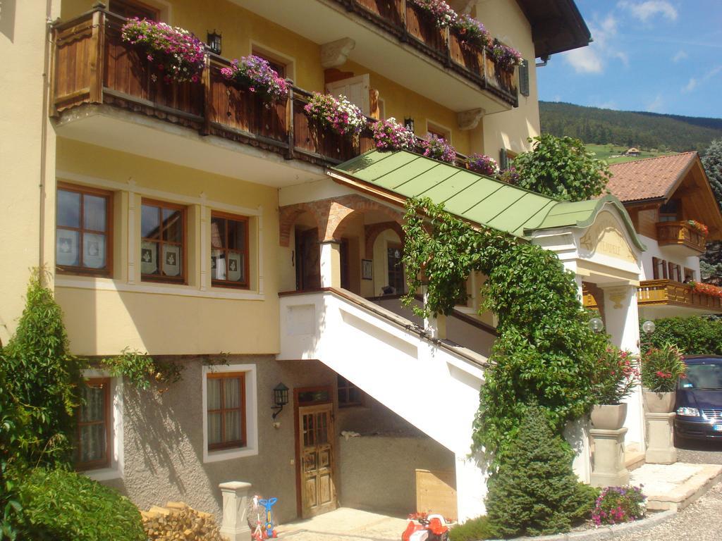 Piccolohotel Tempele Garni San Candido Exterior photo